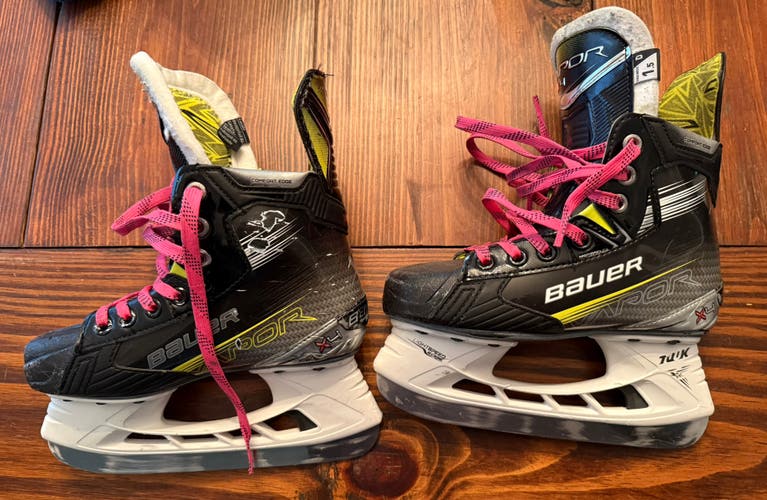 Black/Yellow 2023 Bauer Vapor X4 Hockey Skates Regular Width Size 1.5 (Used)