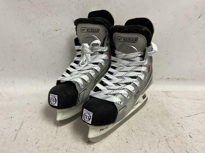 Used Bauer VAPOR XXII Youth Hockey Skate Youth 13.5 11855-S000207151