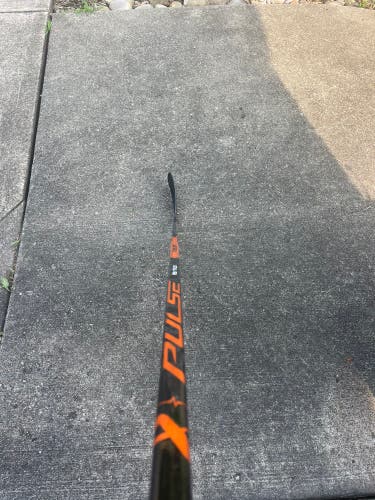 Senior Bauer Pulse Right Handed Hockey Stick P92 77 Flex (Used)