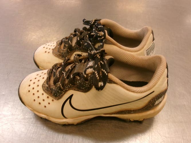 Used Nike CLEAT BB/SB Cleats White Youth 12.0 11339-S000204366