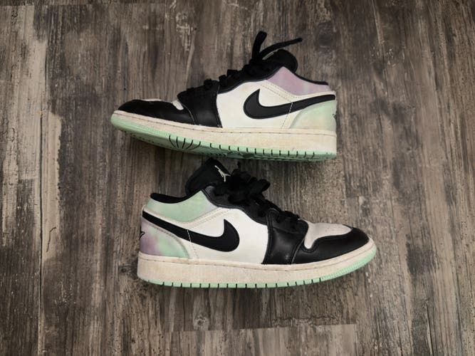 Size 4.5Y Nike Air Jordan 1 Low SE "Tie-Dye" Shoes (Used)