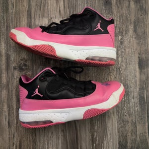 Size 5Y Nike Jordan Max Aura 2 Shoes (Used)