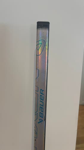 Senior Bauer Nexus Tracer Right Handed Hockey Stick P28 65 Flex (Used)