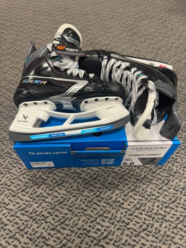 Bauer Supreme F50 Hockey Skates Size 5 (New) Fit 2