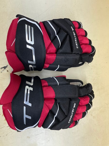 True Catalyst 7x3 Black/Red Gloves 15" (Used)