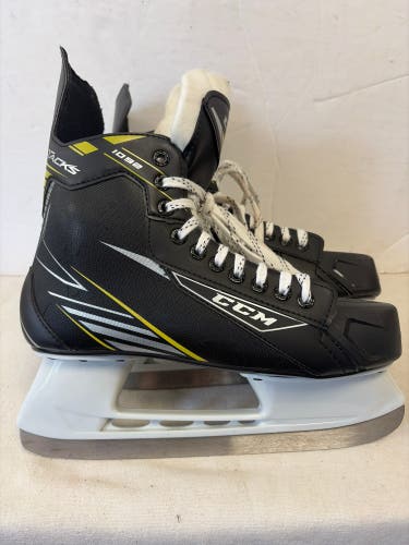 Black CCM Tacks 1092 Hockey Skates Regular Width 10 (New)
