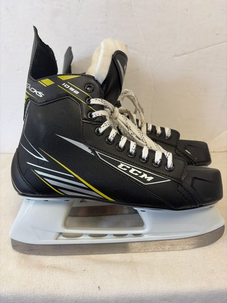 Black CCM Tacks 1092 Hockey Skates Regular Width 10 (New)