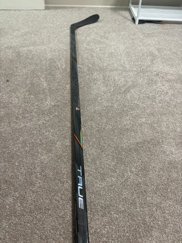 Intermediate True HZRDUS 7x4 Right Handed Hockey Stick T28 65 Flex (New)