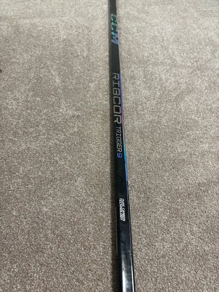 Intermediate CCM Ribcor Trigger 9 Right Handed Hockey Stick P29 65 Flex (New)