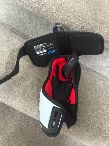 Intermediate Large Bauer Vapor Flypro Elbow Pads (New)