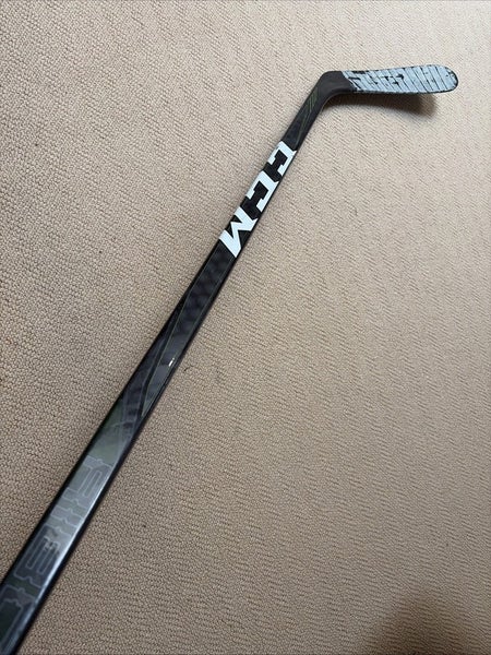 CCM Ribcore Trigger ASY Hockey Stick, Senior, Right, 85 Flex