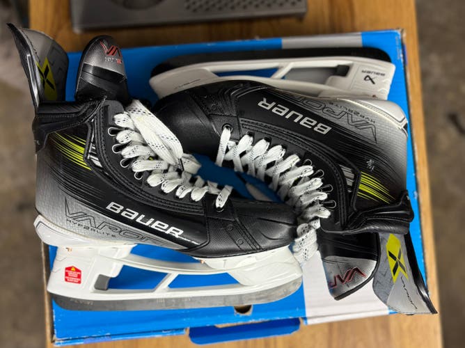 Bauer Vapor Hyperlite 2 Hockey Skates - Senior 10 / Fit 3 (Like New)