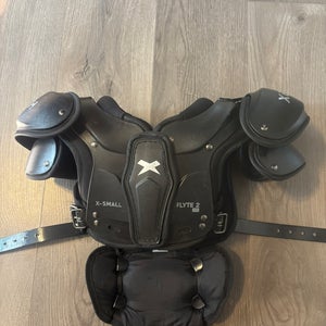 XS Youth Xenith Flyte Shoulder Pads (Used)
