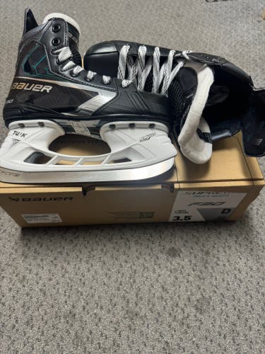 Bauer Supreme F30 Hockey Skates Regular Width Size 3.5 (New)