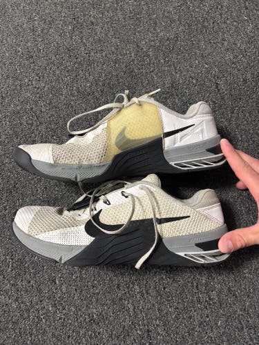 White Men's Size 13.0 Adult Nike Metcon Shoes (Used)