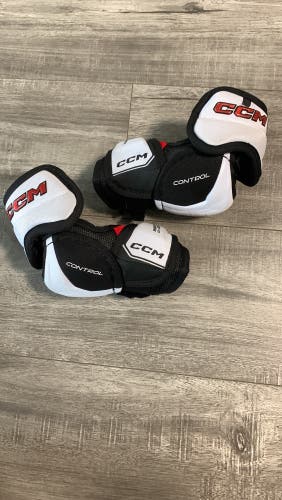 LIKE NEW Junior Small CCM JetSpeed Control Elbow Pads (Used)
