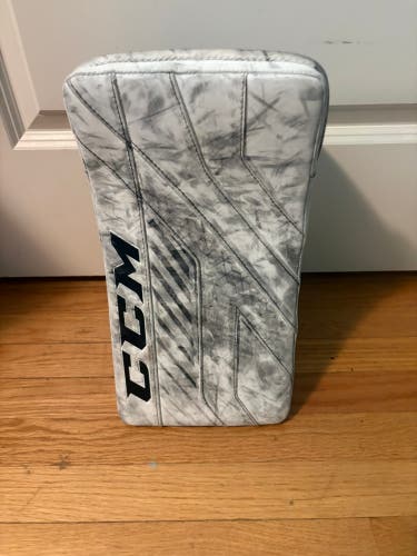 CCM Axis 1.9 Regular (Used)