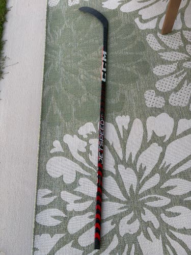 Senior CCM JetSpeed FT5 Pro Right Handed Hockey Stick P29 75 Flex (New)