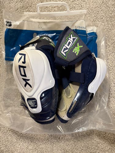 RBK 3K medium elbow pads - new in bag