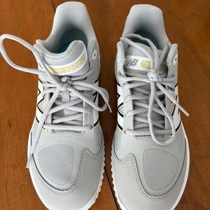 Unused New Balance baseball turf shoe (wide)
