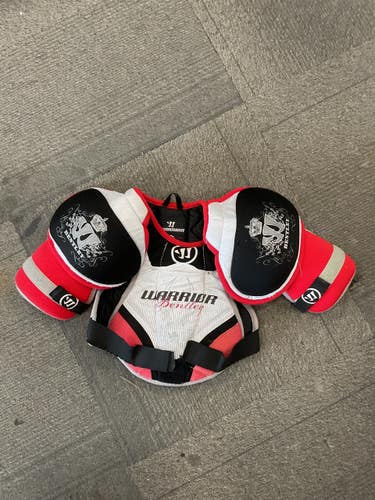 Used Warrior BENTLEY Junior Shoulder Pads MD 11614-S000240327