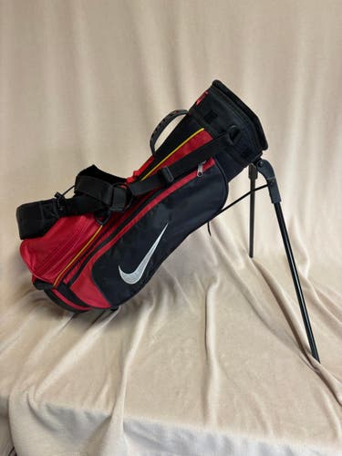 Junior 23” Unisex Nike Bag (Used)