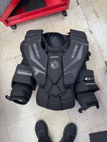 Senior XL Vaughn ION PRO Select Goalie Chest Protector Pro Stock