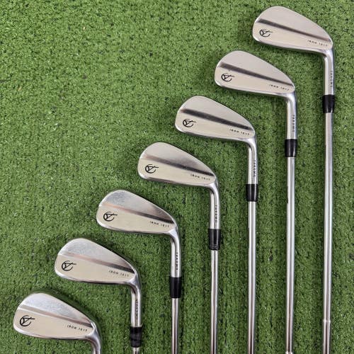 Takomo 101T Iron Set 4-PW Dynamic Gold 100 Mid R300 Regular Flex Steel