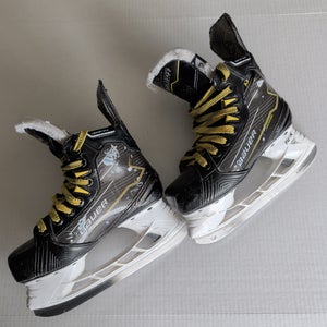 Black/Yellow Bauer Supreme M40 Hockey Skates Regular Width Size 3 (Used)