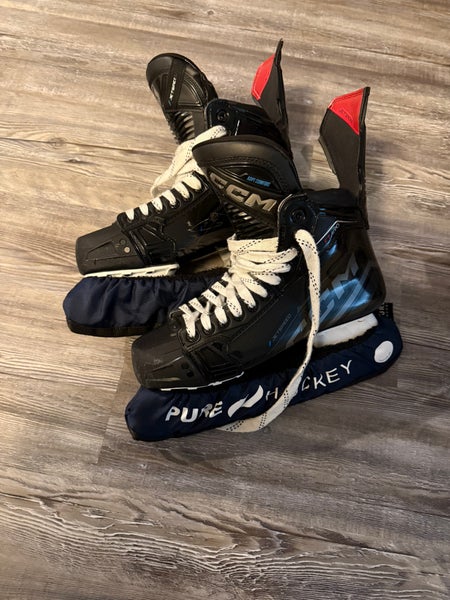 2023 CCM JetSpeed FT690 Hockey Skates Regular Width 10 (Used)