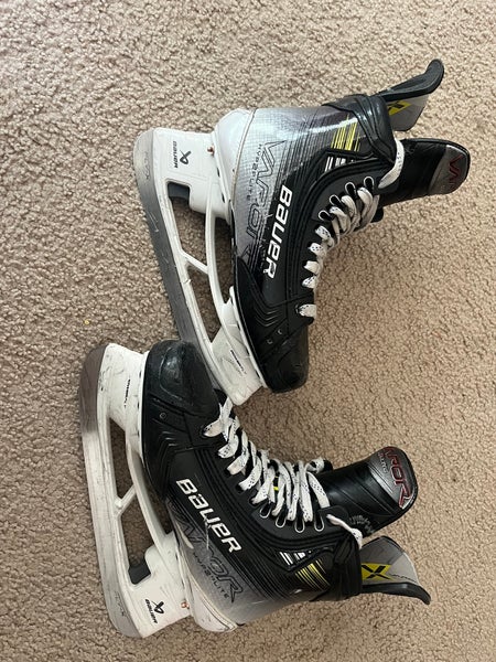 Black/Gray 2023 Bauer Vapor Hyperlite 2 Hockey Skates Regular Width Size 5 (New)