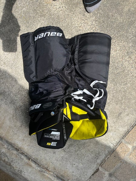 Junior Medium Bauer Supreme 3S Hockey Pants (Used)