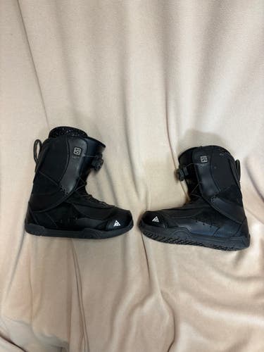 Women's Size M 7.0 (W 8.0) K2 Haven Snowboard Boots (Used)