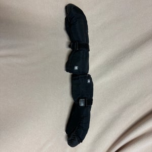 Black Large/Extra Large Kids Unisex Swiss Gloves