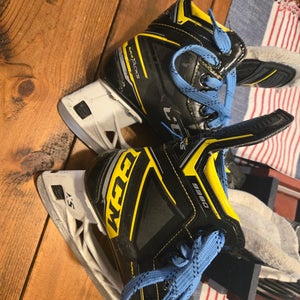 CCM Super Tacks 9380 Hockey Skates | Junior 1 (Regular)