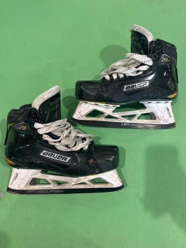 Senior Bauer Supreme 2S Pro Hockey Goalie Skates (Regular) Size 6 (Used)