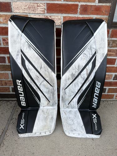 Black 30" Intermediate Bauer Vapor X5 Pro Goalie Leg Pads (Used)