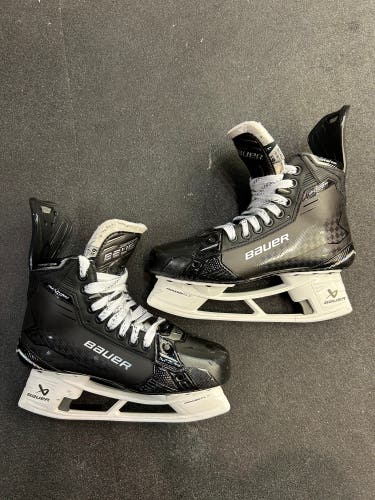 Intermediate Bauer Supreme Shadow Hockey Skates | Size 6.5, Fit 1