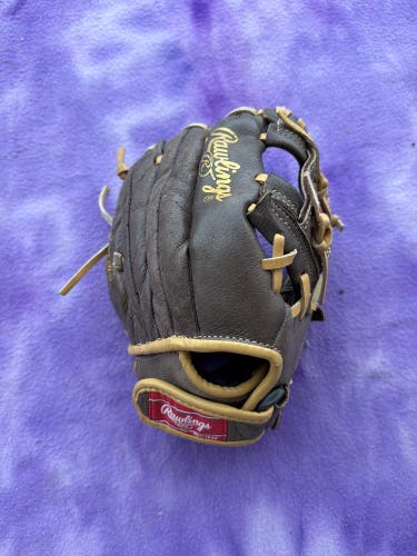 Brown Rawlings Highlight Series RH Infield Baseball Glove 10.5" (Used)