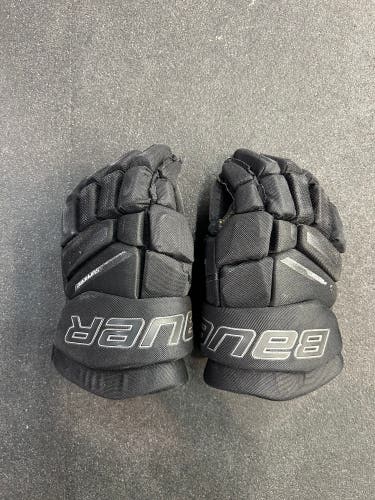 11" Junior Bauer Supreme M3 Gloves