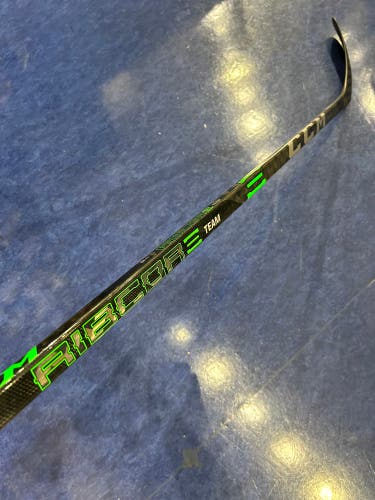 Intermediate CCM Ribcor Team Hockey Stick | RH P29