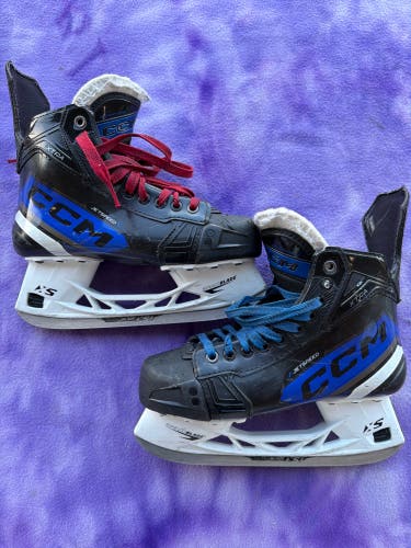 Intermediate CCM JetSpeed XTRA SE Hockey Skates 6.5 (Used)