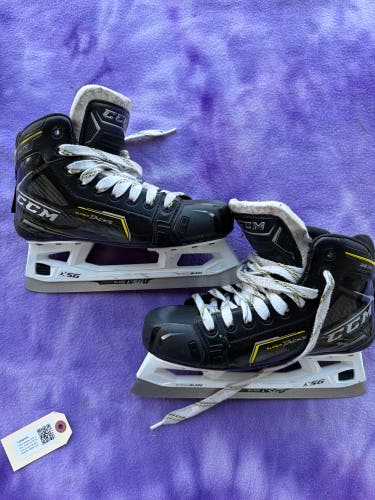 Intermediate CCM Super Tacks 9370 Hockey Goalie Skates Regular Width Size 5.5 (Used)