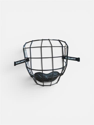 Spectacular Condition Bauer True Vision Cage Medium