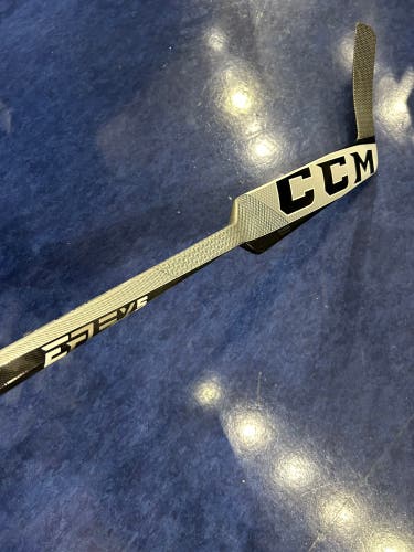 Senior CCM Extreme Flex 5 Pro Regular Goalie Stick | 25" Paddle
