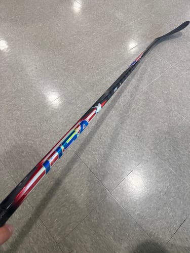 USA Senior Bauer Twitch Hockey Stick Right Handed P28 70 Flex Pro Stock (New)