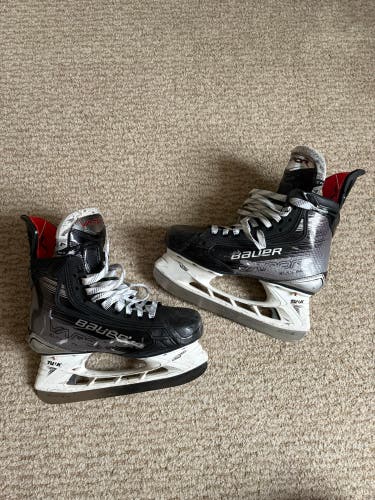 2024 Bauer Vapor XLTX Pro+ Hockey Skates Regular Width Size 4 (Used)