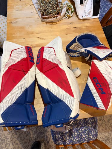 28" 2024 CCM EFlex 6.9 Regular Goalie Full Set (Used)