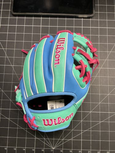 2026 Wilson A1000 Training Glove RH Infield Baseball Glove 10" (New)
