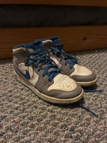 Kid's 4Y (Big Kids / Youth) Air Jordan 6 rings Shoes (Used)